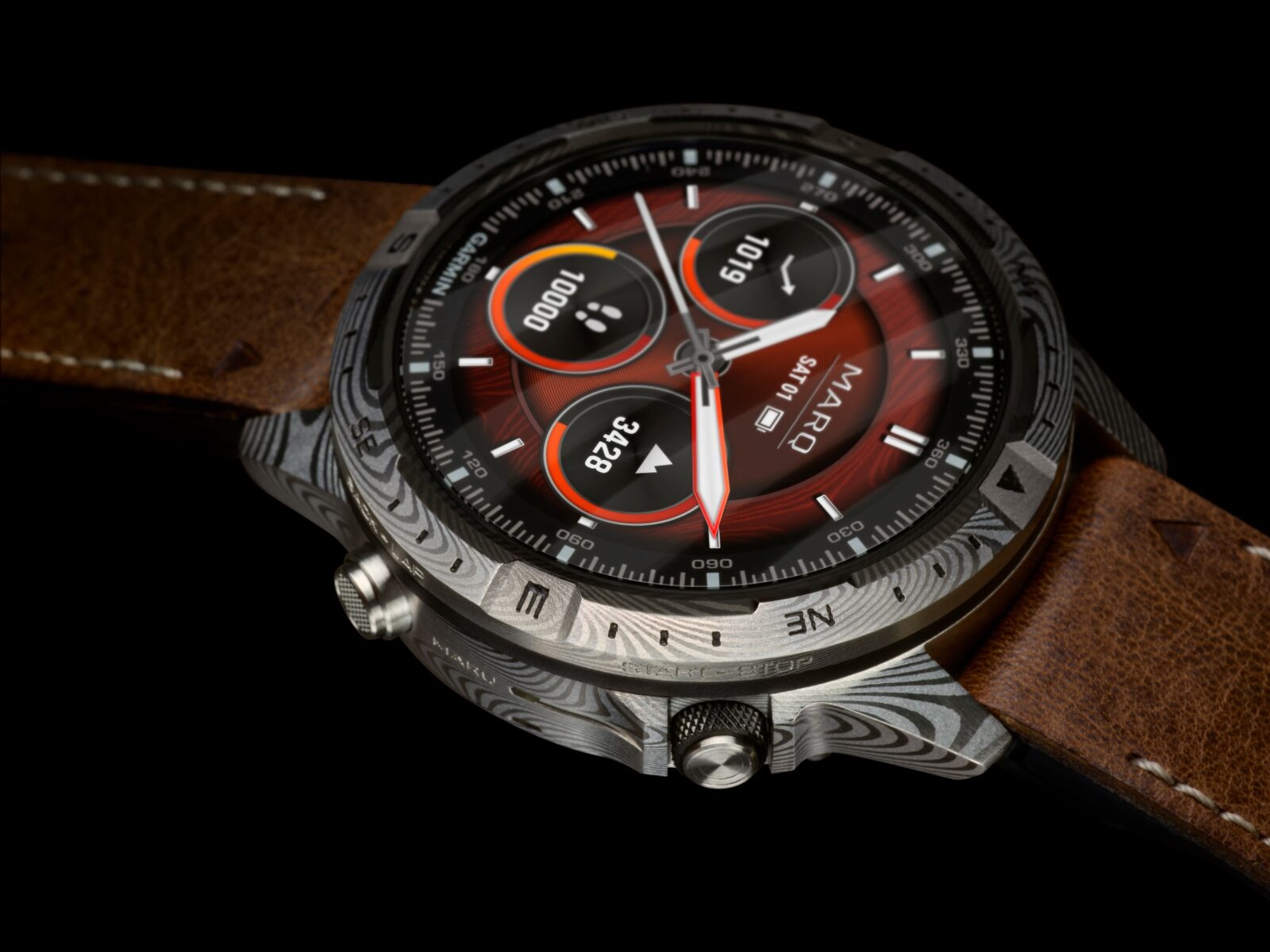 Desain Garmin MARQ Adventurer Damascus Steel Edition